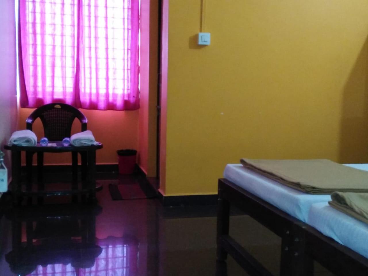 Shanthi Krishna Residency Gokarna  Bagian luar foto