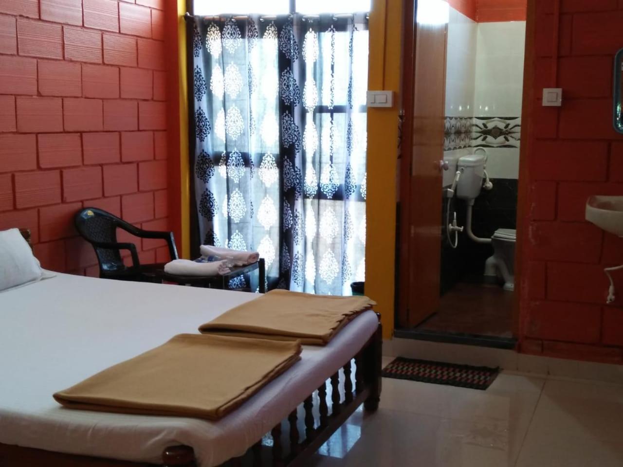 Shanthi Krishna Residency Gokarna  Bagian luar foto